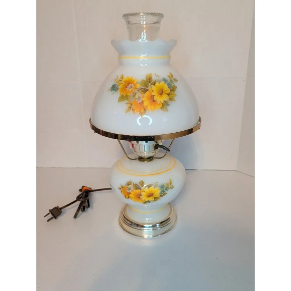 VTG Milk Glass Table Lamp Yellow Rose Electric Country Cottage Floral Garden 16”